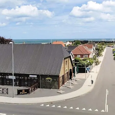 6 Person Holiday In *