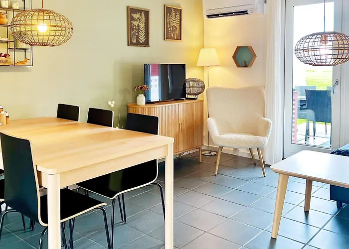 6 Person In Apartman Hadsund